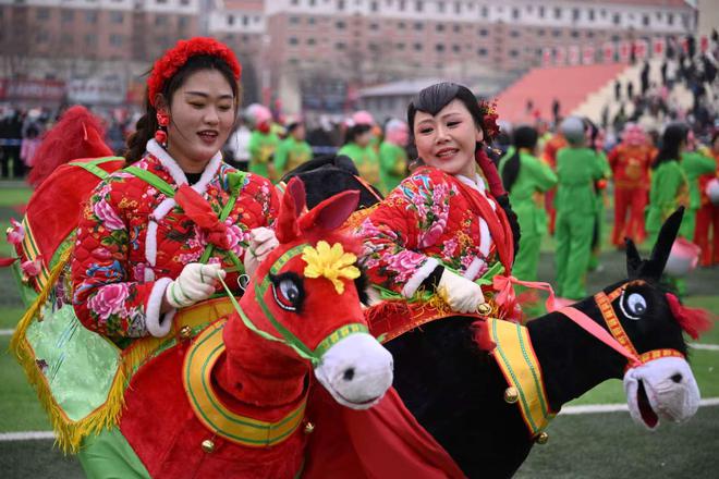 河北丰宁：非遗花会齐上阵欢天喜地闹元宵(图3)