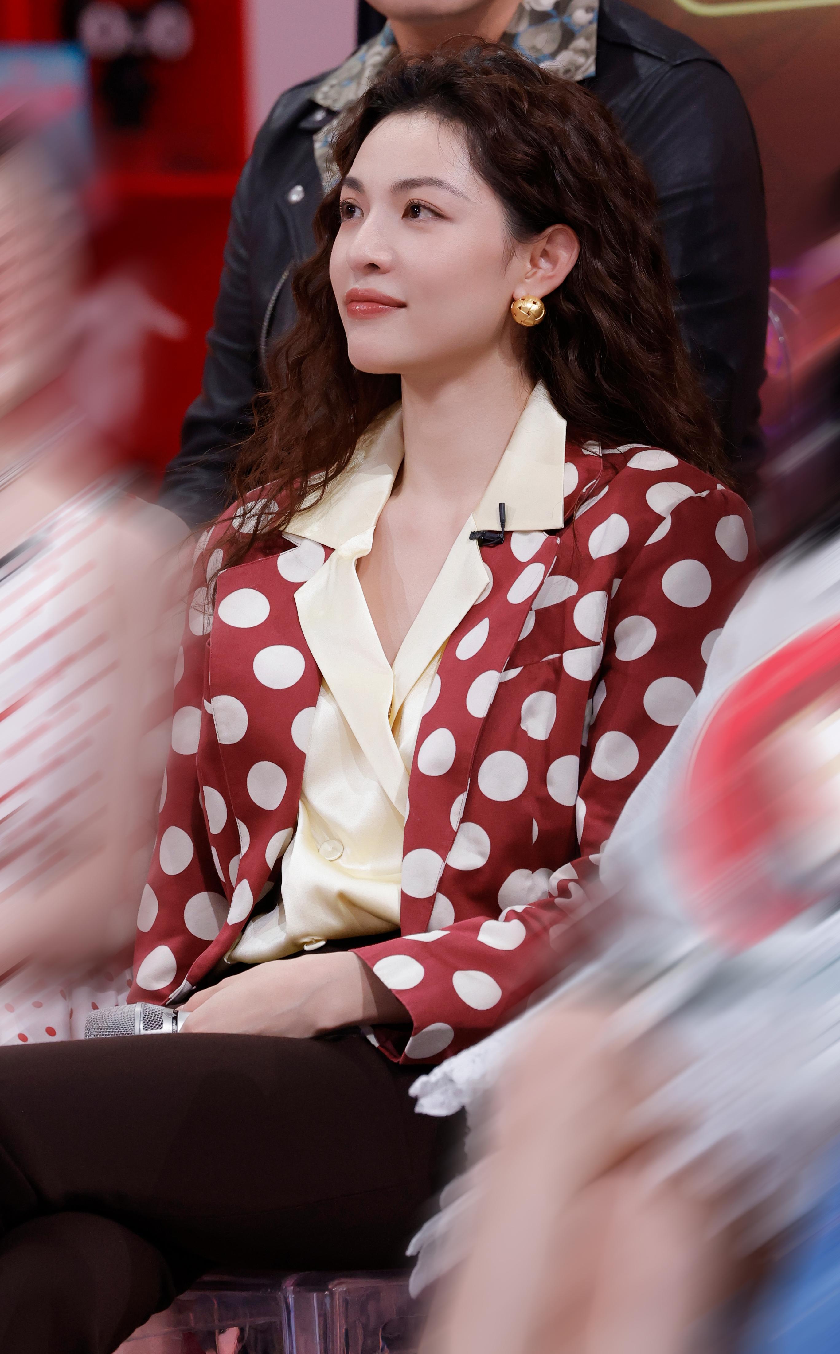 全员比拼粤语技能《你好星期六》开启年末派对(图2)