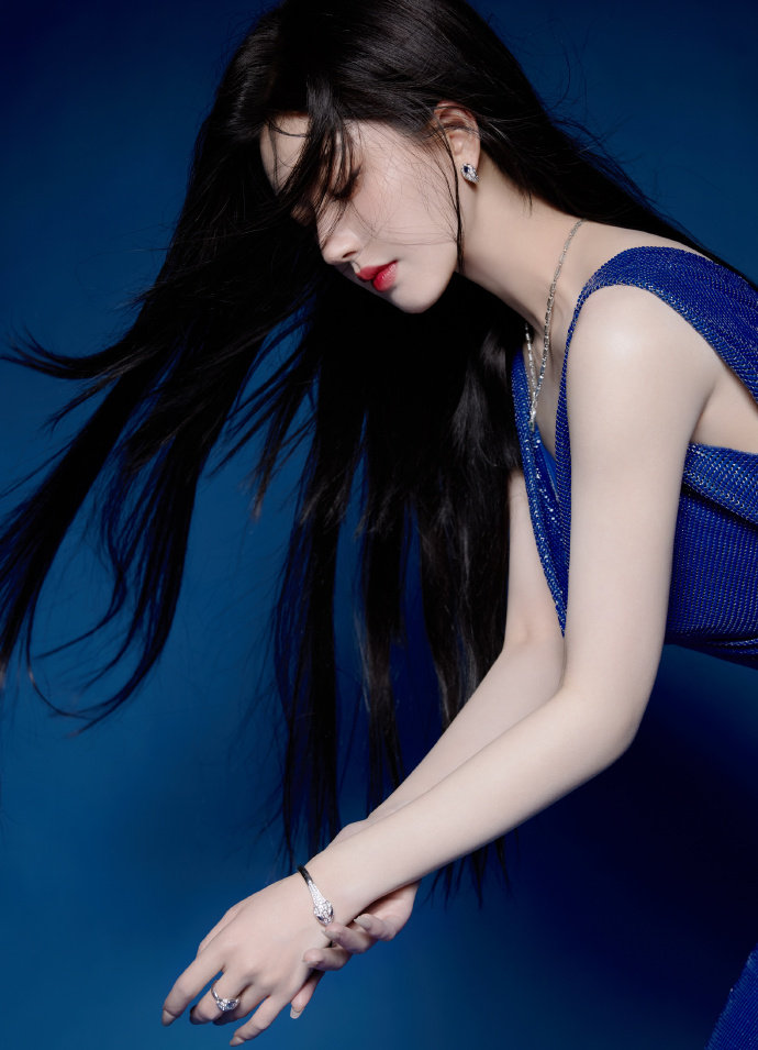 美女主动让男人桶软件V