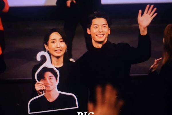 九一果冻制品厂最新电视剧何苗甜蜜与成长交织的感人剧情(图3)