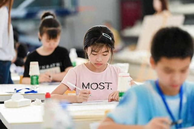 九游娱乐NineGame:以笔墨为桥梁四川资阳青少年书画传习大赛绽放文化新活力(图1)