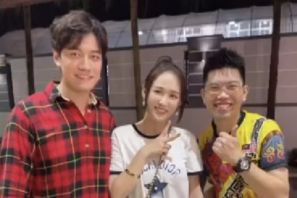 王多鱼韩婧格博雅跳舞被爆红王多鱼韩婧格CCTV引发网友热议(图2)