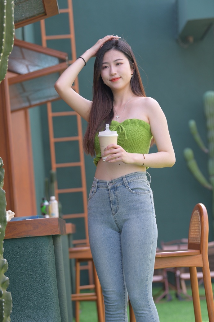 九游娱乐NineGame：性感大胸美女一区二区三区(图1)
