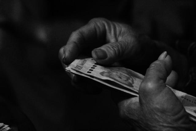 “死了么”爆红：1千元成本估值千万独居经济藏着万亿赚钱商机(图4)