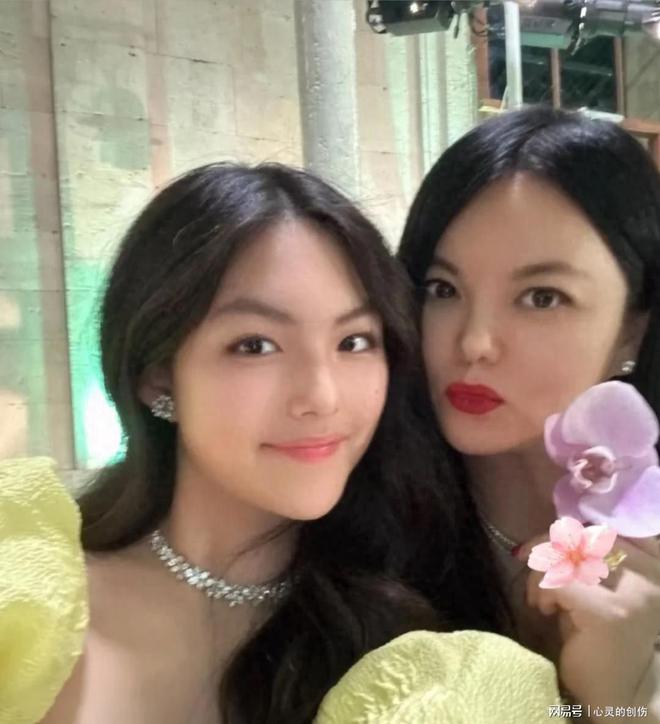 拔出萝卜带出泥！李湘全网被禁关王诗龄身份遭质疑前夫已被抓(图2)