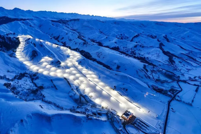当好旅游兴疆的“冰雪策划师”(图4)